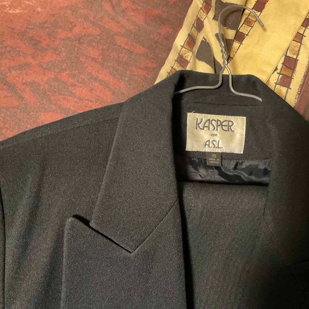 Extremely dark navy pant suit by ASL Kasper size 10